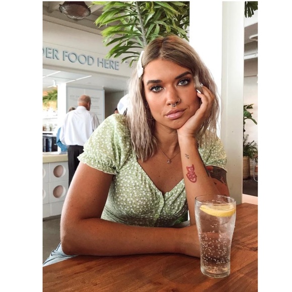 PRINCESS POLLY Laguna Floral Top in Green Size 8 - Picture 8 of 10